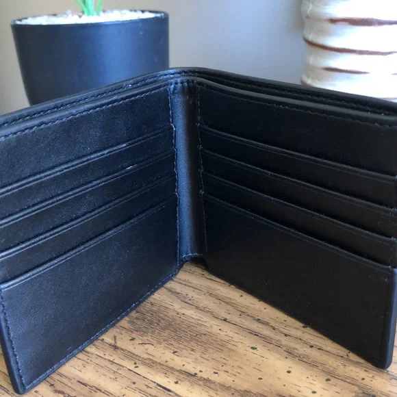 NEW Michael Kors Bifold Wallet - Picture 5 of 9